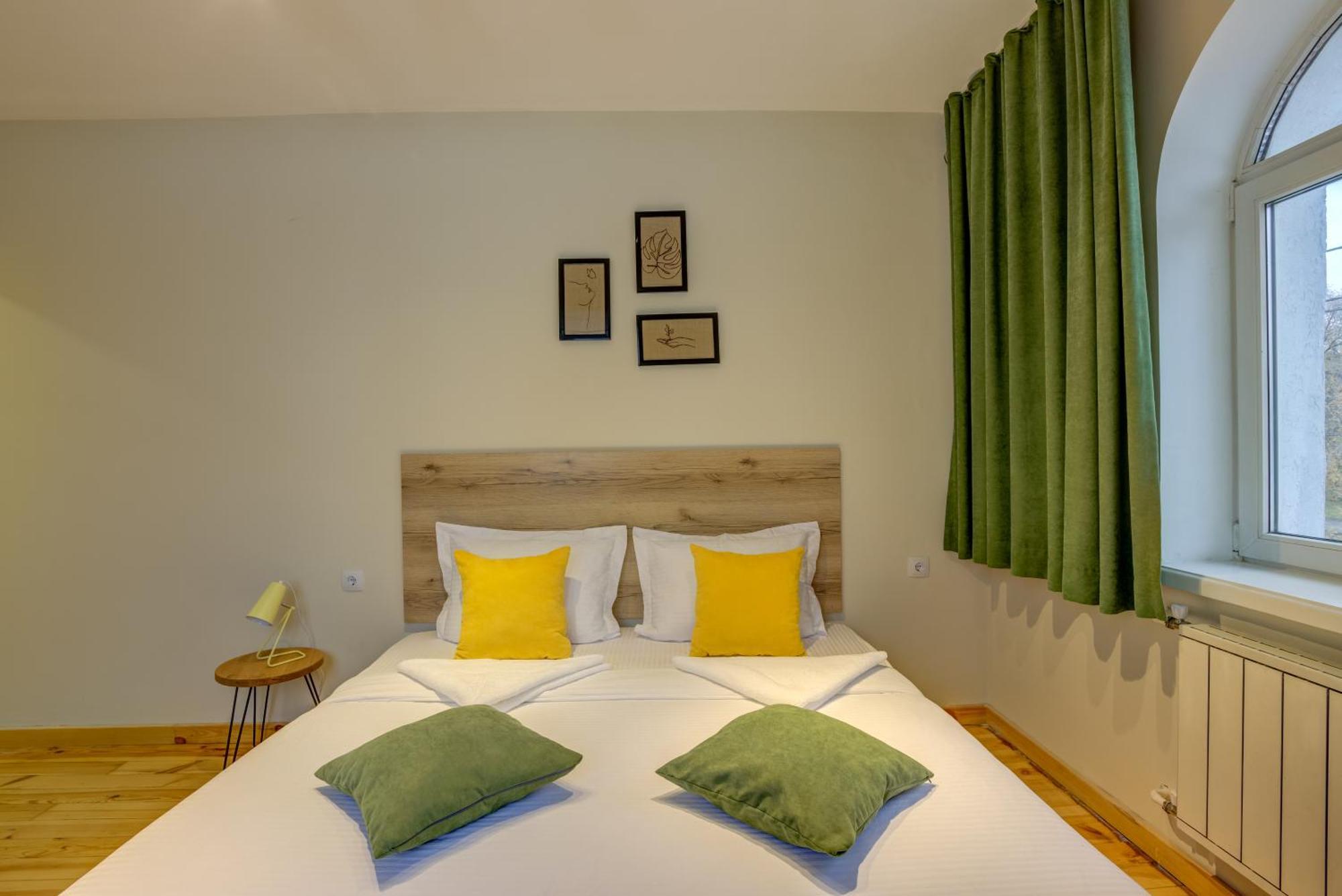 People Guest House บิชเคก ภายนอก รูปภาพ