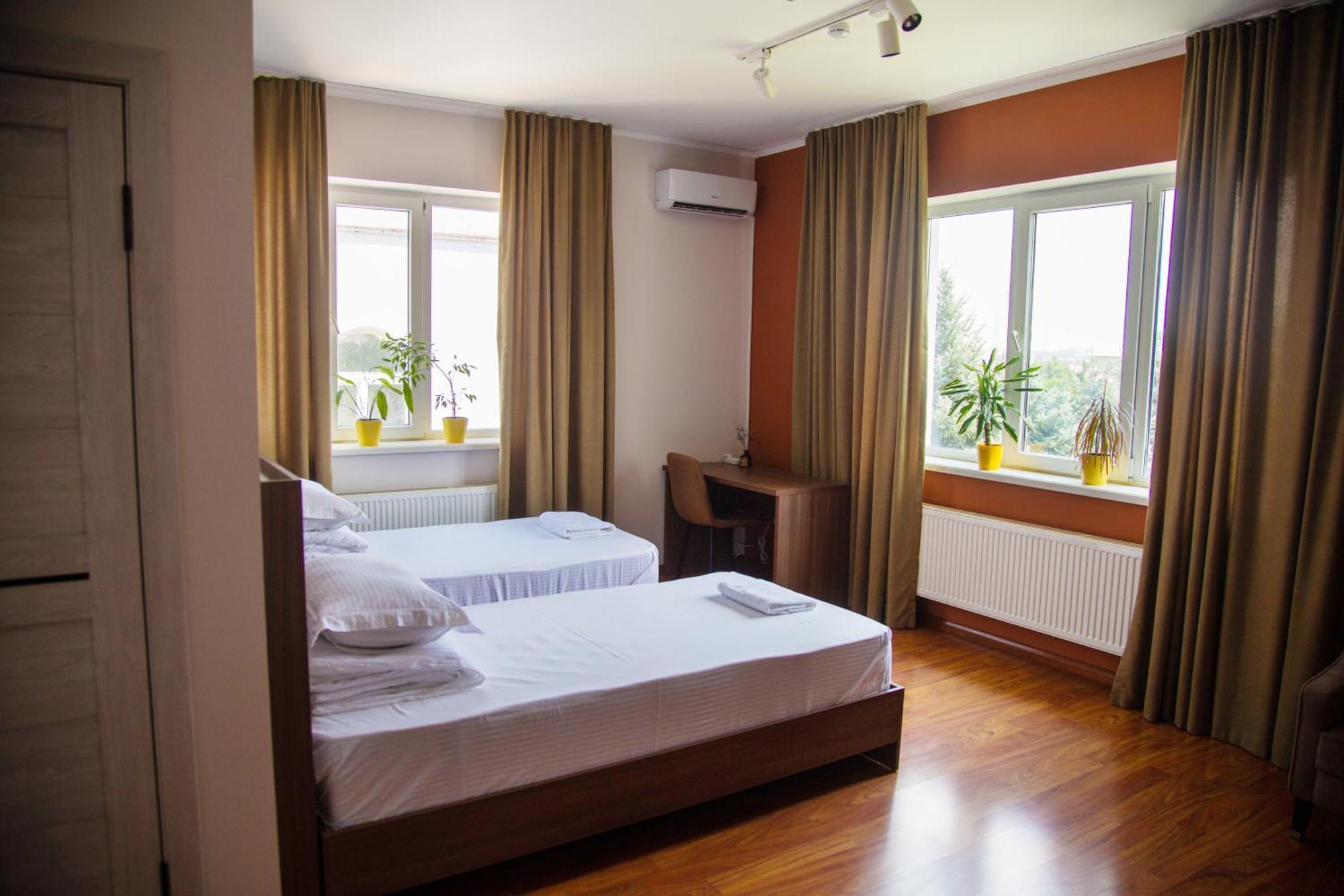 People Guest House บิชเคก ภายนอก รูปภาพ