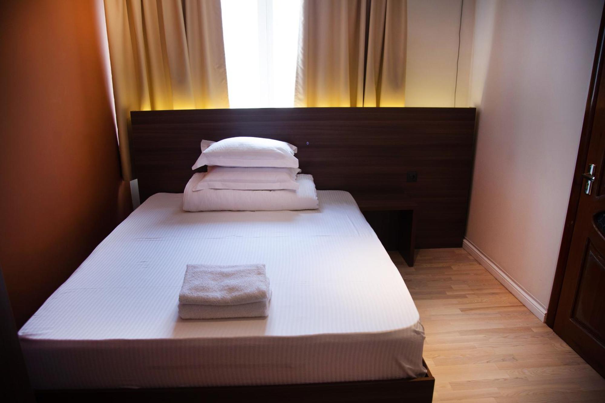 People Guest House บิชเคก ภายนอก รูปภาพ