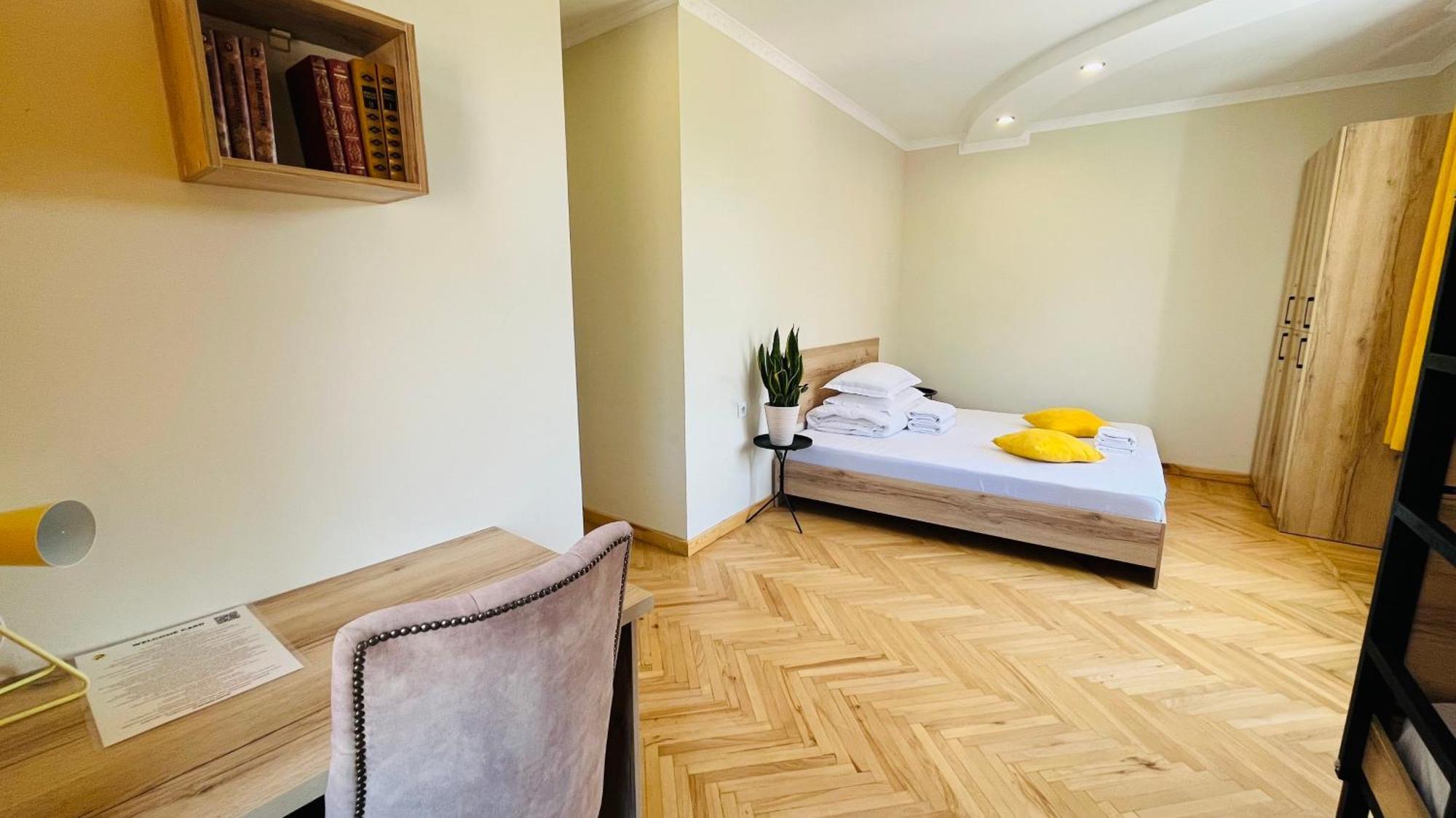 People Guest House บิชเคก ภายนอก รูปภาพ